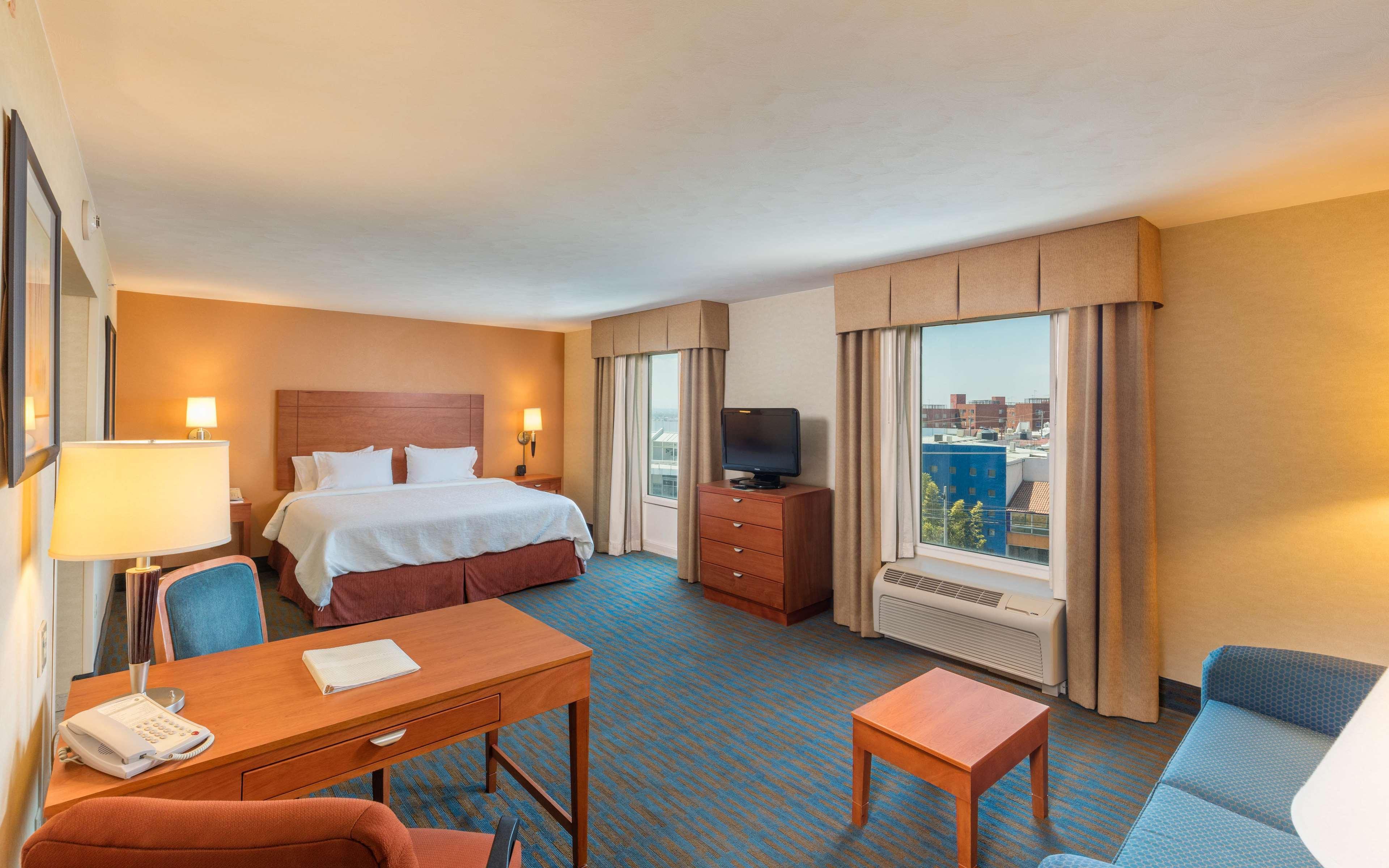 Hotel Hampton By Hilton Tecnologico 3*